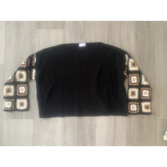 NWOT Pink Lily Black‎ Crochet Oversized Sweater Size Small - Picture 1 of 5